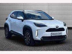 White Used 2023 Toyota Yaris Hybrid Design SUV | £19,999 (Fair price)