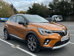 Orange/black Used 2022 Renault Captur SE SUV | £15,957 (Fair price)
