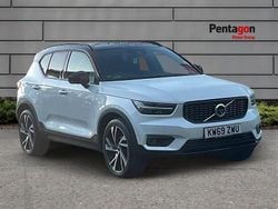 White Used 2020 Volvo XC40 R-Design Pro SUV | £21,800 (Super price)
