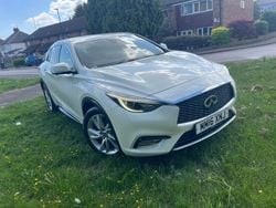 White Used 2016 Infiniti Q30 Premium Hatchback | £8,495 (Fair price)