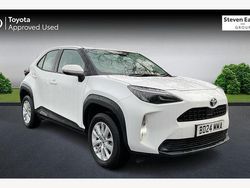 Used 2025 Toyota Yaris Hybrid Estate | £21,895 (Good price)