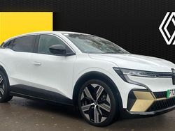White Used 2023 Renault Megane E-Tech Iconic Hatchback | £19,436 (Fair price)