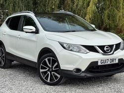 White Used 2017 Nissan Qashqai Tekna SUV | £9,999 (Good price)