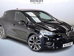 Black Used 2021 Renault Clio V SE Hatchback | £12,299 (A bit pricey)