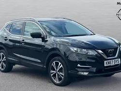 Black Used 2017 Nissan Qashqai N-Connecta SUV | £9,714 (Fair price)