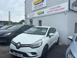 White Used 2016 Renault Clio IV Dynamique Hatchback | £7,495 (Fair price)