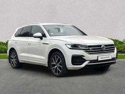 White Used 2019 VW Touareg R-line SUV | £27,687 (Fair price)