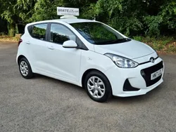 White Used 2017 Hyundai i10 SE Hatchback | £5,380 (Fair price)