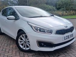 White Used 2016 Kia Ceed 2 Hatchback | £6,695 (Fair price)