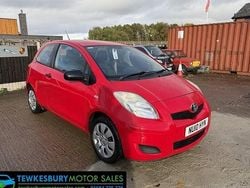 Red Used 2010 Toyota Yaris T2 Hatchback | £2,995 (Fair price)