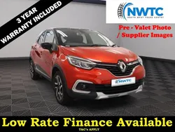 Red/black Used 2018 Renault Captur Dynamique SUV | £8,995 (Fair price)