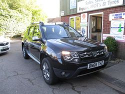 Black Used 2016 Dacia Duster Lauréate SUV | £8,995 (Fair price)