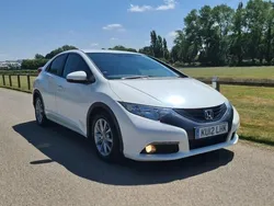 Pearl white Used 2012 Honda Civic EX Hatchback | £6,495 (Fair price)