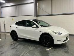White Used 2022 Tesla Model Y Long Range AWD SUV | £26,798 (Fair price)