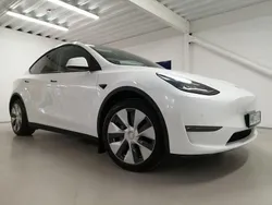 White Used 2022 Tesla Model Y SUV | £22,000 (Fair price)