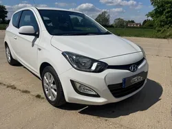 White Used 2013 Hyundai i20 Active Hatchback | £3,995 (Fair price)