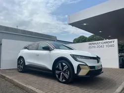 White Used 2024 Renault Mégane Iconic Hatchback | £22,549 (Fair price)