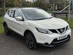 White Used 2015 Nissan Qashqai Tekna SUV | £5,690 (Fair price)