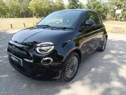 Black Used 2024 Fiat 500e Hatchback | £16,997 (Fair price)