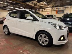 White Used 2015 Hyundai i10 SE Hatchback | £5,300 (Good price)