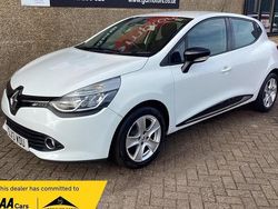 White Used 2013 Renault Clio IV Dynamique Hatchback | £3,395 (Fair price)