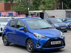 Blue Used 2019 Toyota Yaris Hybrid Hatchback | £9,495 (Super price)