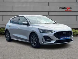Moondust silver premium colou Used 2024 Ford Focus ST-Line Hatchback | £17,495 (Fair price)