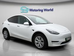 White Used 2022 Tesla Model Y Long Range AWD SUV | £20,600 (Fair price)