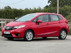 Red Used 2017 Honda Jazz SE Hatchback | £5,995 (Fair price)
