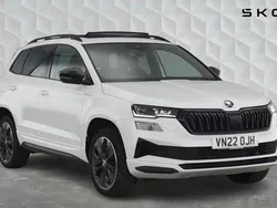 Moon white metallic Used 2022 Skoda Karoq SportLine SUV | £23,636 (Fair price)