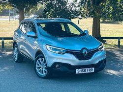 Silver Used 2018 Renault Kadjar Dynamique SUV | £5,750 (A bit pricey)