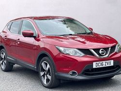 Red Used 2016 Nissan Qashqai N-Connecta SUV | £7,195 (Fair price)