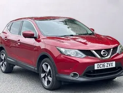Red Used 2016 Nissan Qashqai N-Connecta SUV | £7,195 (Fair price)