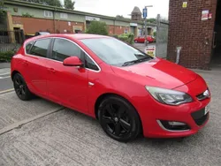 Red Used 2014 Vauxhall Astra SRi Hatchback | £5,395 (Fair price)