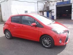 Red Used 2016 Toyota Yaris Hatchback | £6,195 (Good price)