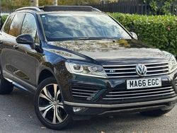 Black Used 2016 VW Touareg R-line SUV | £16,695 (Super price)