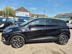 Black Used 2018 Renault Captur Dynamique SUV | £7,095 (Fair price)