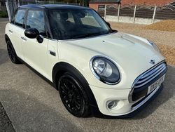 White Used 2015 Mini Cooper D Hatch Hatchback | £7,295 (Fair price)
