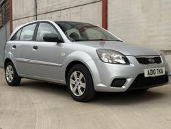 Silver Used 2010 Kia Rio Hatchback | £1,495 (Fair price)