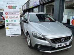 Used 2014 Volvo V40 CC SE Estate | £4,995 (Super price)