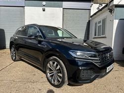 Blue Used 2018 VW Touareg R-line SUV | £25,495 (Expensive)