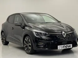 Metallic diamond black Used 2021 Renault Clio V Hatchback | £12,950 (A bit pricey)