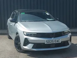 Two coat metallic crystal silver New 2025 Vauxhall Astra Hatchback | £25,498 (Fair price)