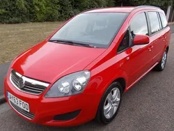 Red Used 2013 Vauxhall Zafira MPV | £2,390 (Fair price)