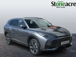 Black New 2025 MG HS SE SUV | £21,795 (Super price)
