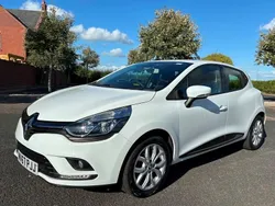 White Used 2017 Renault Clio IV Dynamique Hatchback | £8,295 (Fair price)