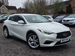 White Used 2017 Infiniti Q30 Hatchback | £5,990 (Fair price)