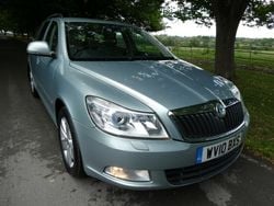 Green Used 2010 Skoda Octavia Elegance Estate | £2,990 (Good price)