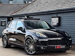 Black Used 2017 Porsche Cayenne S E-Hybrid Platinum Edition SUV | £27,989