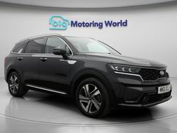 Black Used 2021 Kia Sorento SUV | £28,400 (Super price)